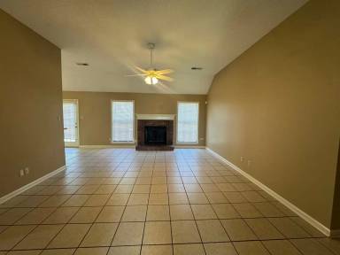 Main picture of 7822 Guthrie Ln