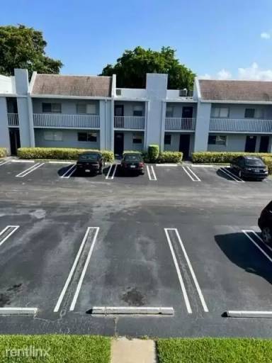 Main picture of 2900 SW 22nd Ave