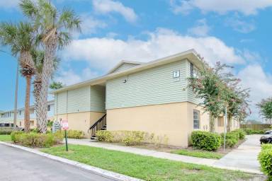 Main picture of 562 Golden Raintree Pl