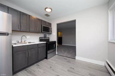 Main picture of 6201 Crittenden St