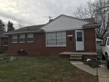 Main picture of 21749 Schroeder Ave