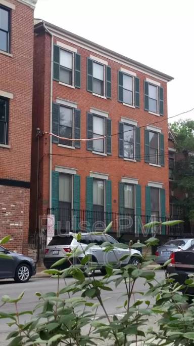 Main picture of 114 E 5th St