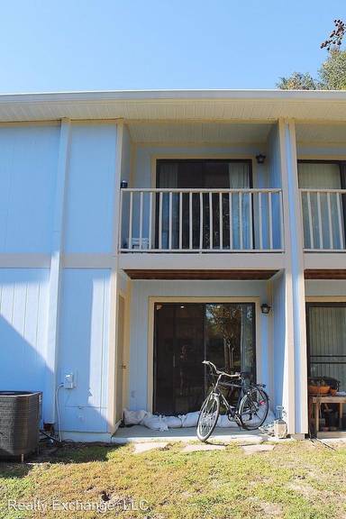 Main picture of 1440 SW 25th Pl