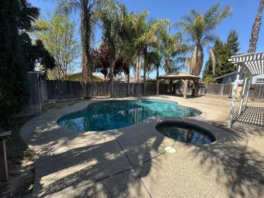 Main picture of 1745 Chalet Ct