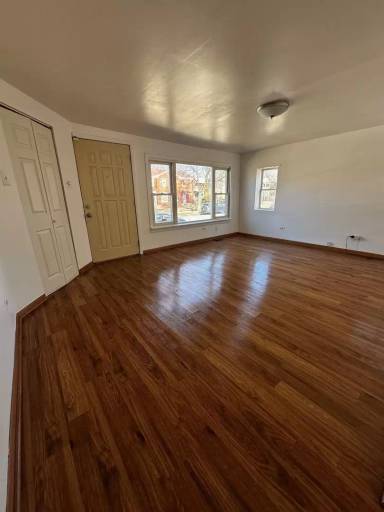 Main picture of 1141 W 112th St
