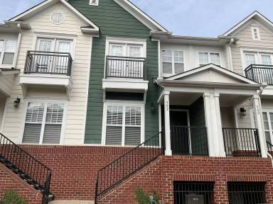 Main picture of 502 Village Park Dr