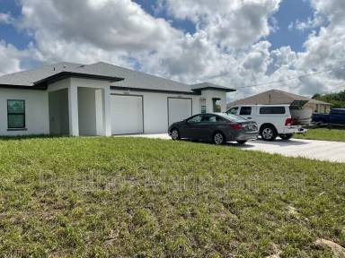 Main picture of 5044 Bristo St