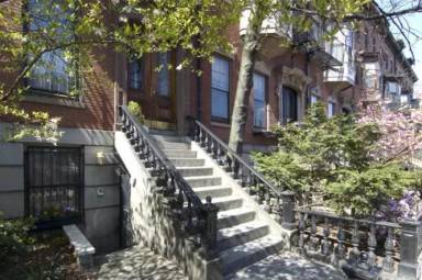 Main picture of 467 Massachusetts Ave