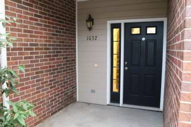 Main picture of 1000 Burton Pl