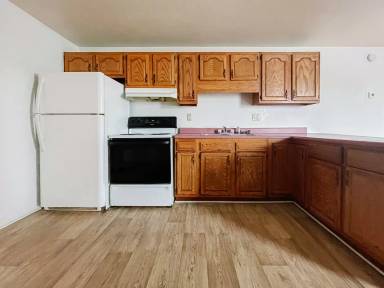 Main picture of 114 E 8th St