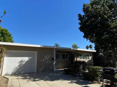 Main picture of 128 S Melrose St