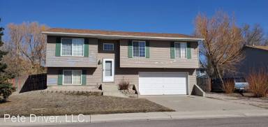 Main picture of 208 W Timothy St
