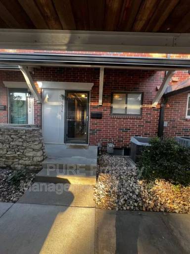 Main picture of 5554 W 97th St