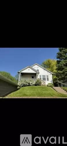 Main picture of 2270 Hoyt St