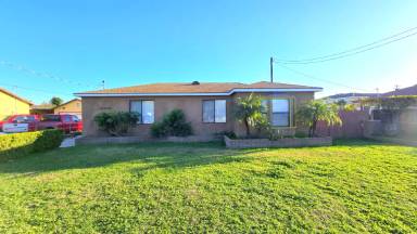 Main picture of 10328 Weaver St