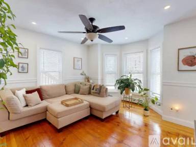Main picture of 5 Leblanc St