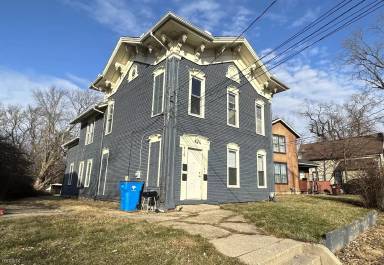 Main picture of 910 Burr St