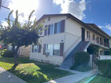 Main picture of 1116 W Valencia Dr