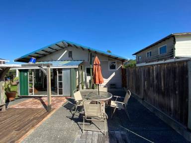 Main picture of 511 2nd Ave
