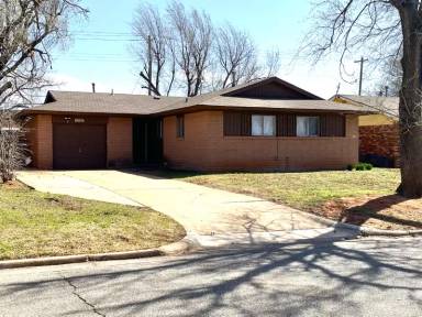 Main picture of 1202 N Nail Pkwy