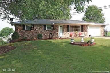 Main picture of 225 N West Ln
