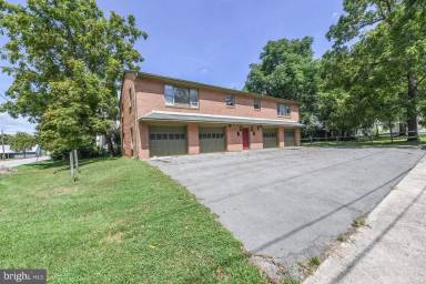 Main picture of 12 Boone Pl