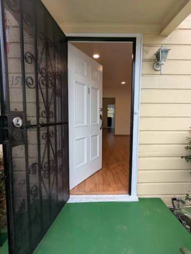 Main picture of 1510 S Bronson Ave