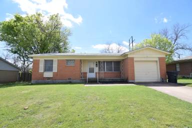 Main picture of 2318 Sunny Ln