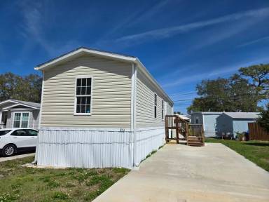 Main picture of 806 Elkan Dr