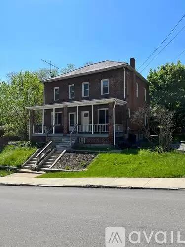 Main picture of 749 Hampshire Ave
