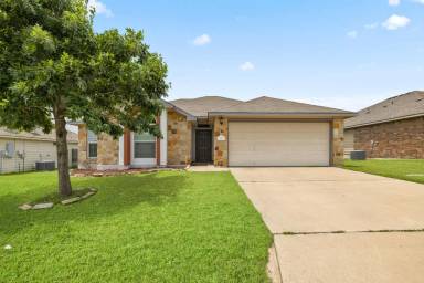 Main picture of 424 Prairie Lark Dr