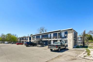Main picture of 4438 N Hein Rd