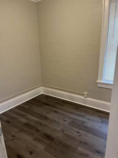 Main picture of 859-61 W Windlake Ave