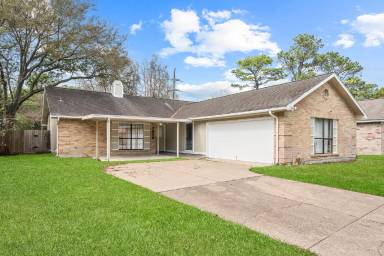 Main picture of 2638 Lark Ln