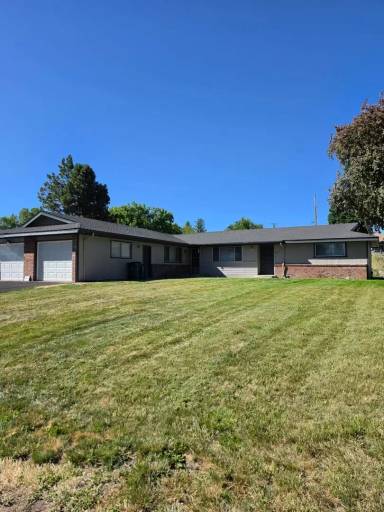 Main picture of 6131 Onyx Ave