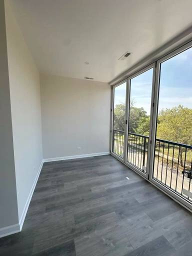 Main picture of 1635 S California Ave