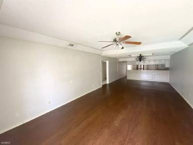 Main picture of 301 E La Vista Ave
