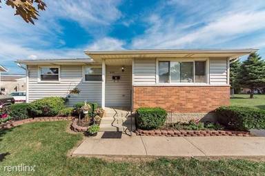 Main picture of 650 Fairmoor Pl