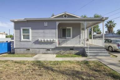 Main picture of 313 E Myrtle St