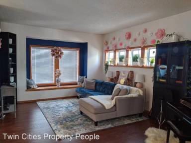 Main picture of 1213 Fremont Ave N