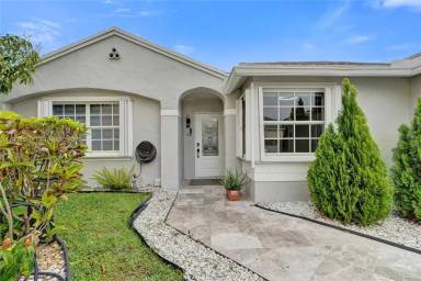 Main picture of 11761 NW 12th St