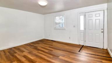 Main picture of 144 S 3rd St