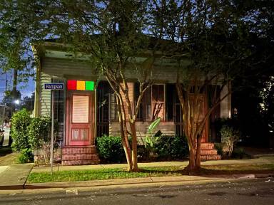 Main picture of 7935 Hampson St