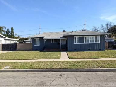 Main picture of 2450 Clark Ave