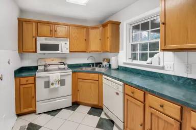 Main picture of 151 Renaissance Way