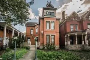 Main picture of 15 King Ave