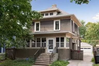 Main picture of 1015 15th Ave SE