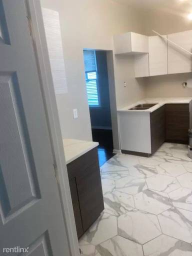 Main picture of 31 E 120th Pl
