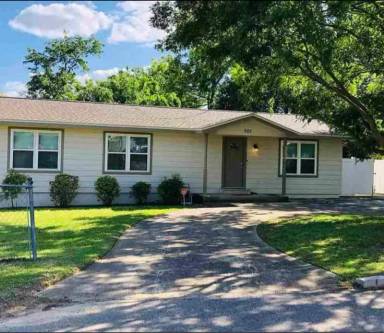 Main picture of 907 Dent St