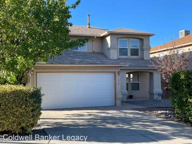 Main picture of 12416 Mountainside Way NE